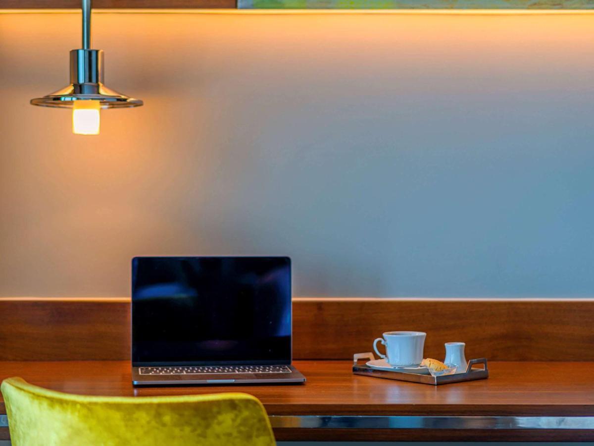 The Artisan Hotel Istanbul - Mgallery Collection Bagian luar foto A work desk in a hotel room